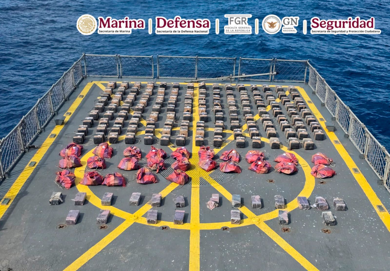 Aseguran semisumergible con presunta cocaína en las costas de Colima